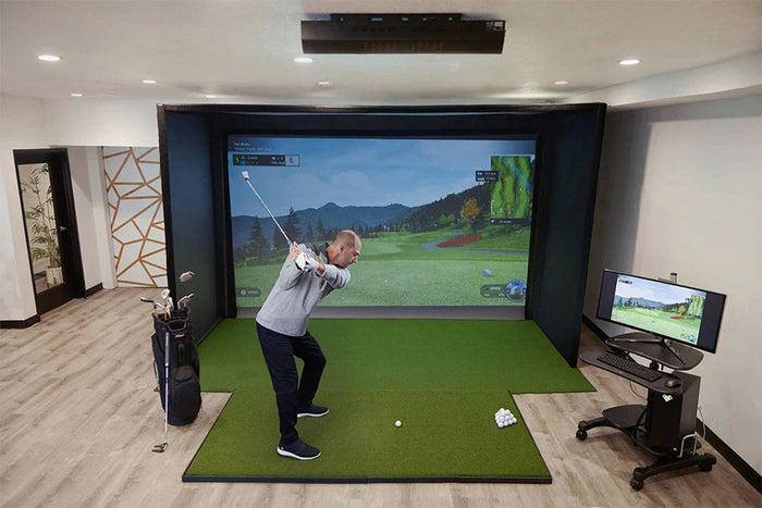 Curved Screen or Flat Screen for your Indoor Golf Simulator?