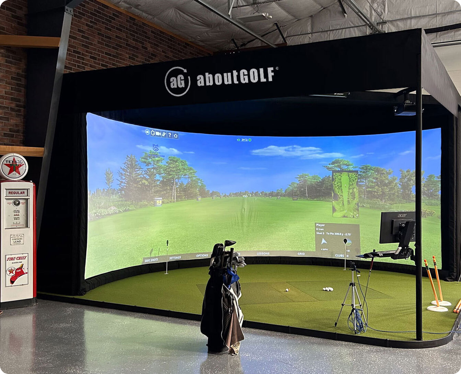 aboutGolf Custom Curved Screen Enclosure