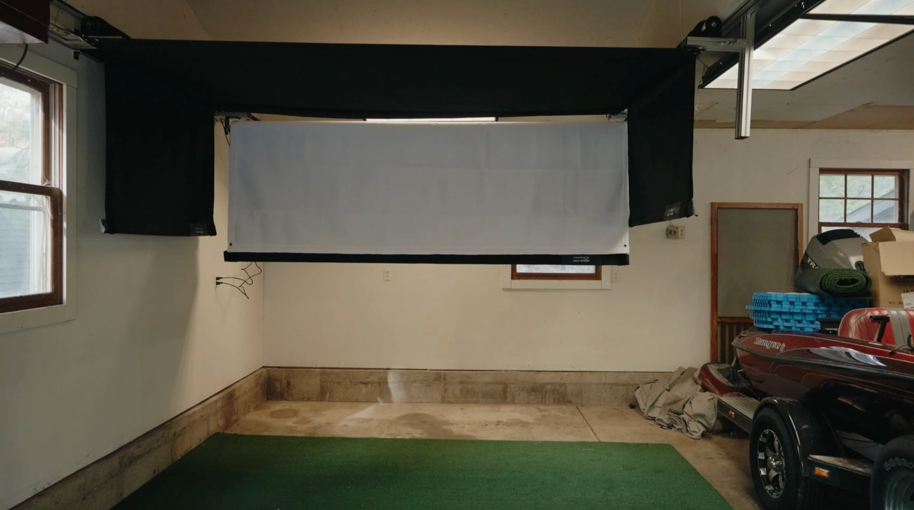 Vanish Series Retractable Golf Enclosure