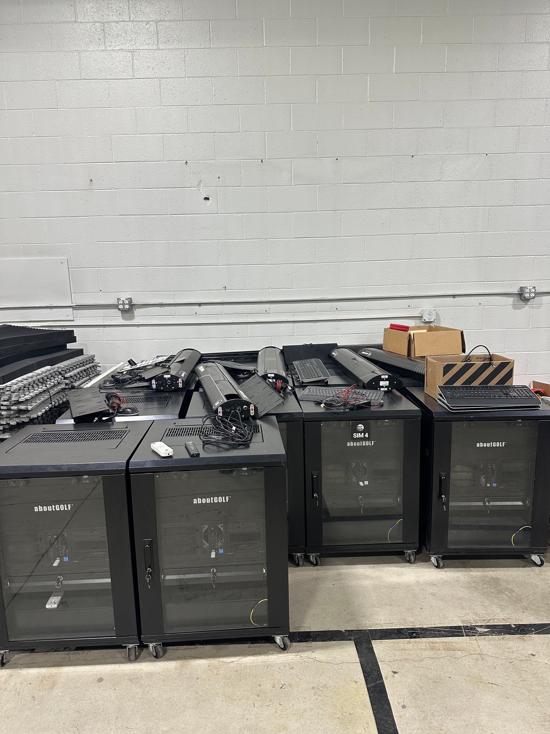 Used - aboutGOLF Simulators